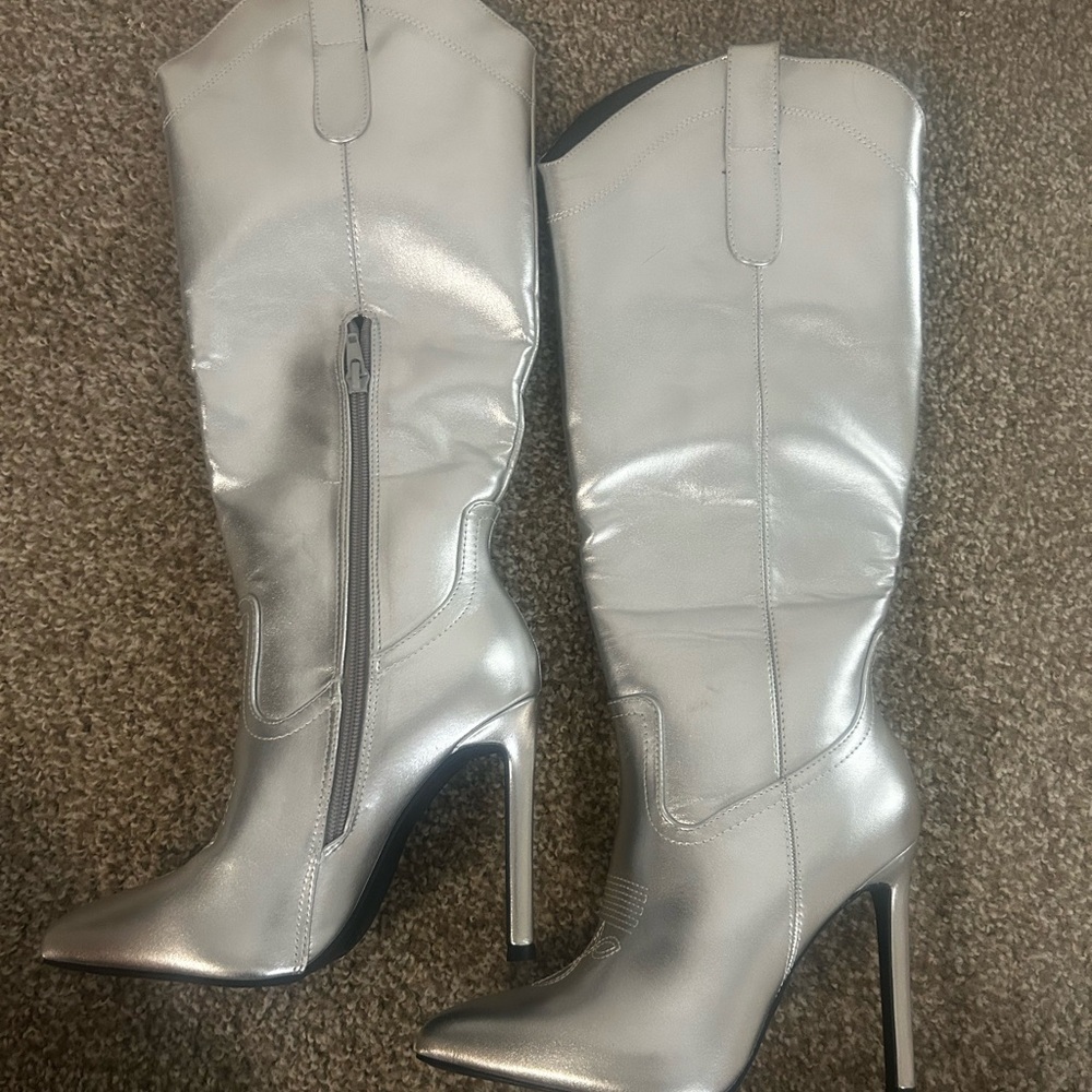 Miss Lola S 6 New never worn cowboy boots